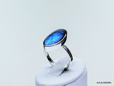 Zdjęcie Zuch - pierścionek z niebieskim labradorytem