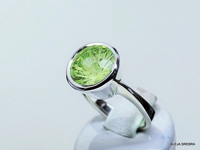 Zdjęcie Seledynek - pierścionek z seledynową cyrkonią