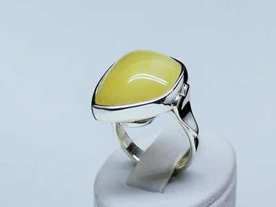 Zdjęcie Serduszkowiec -pierścionek z srebrny z bursztynem