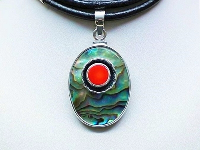 Zdjęcie Energia -  wisior srebrny z muszlą i koralem
