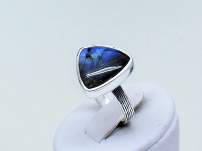Zdjęcie Flirt-pierścionek z niebieskim labradorytem