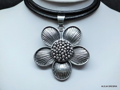 Zdjęcie Zapach - wisior duży kwiat ze srebra