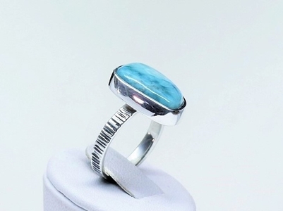 Zdjęcie Niebieski okruszek-pierścionek z larimarem