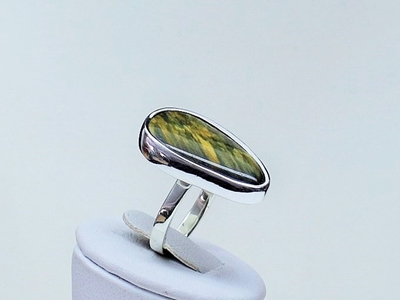 Zdjęcie Sokolik - pierścionek z pięknym kwarcem sokole oko