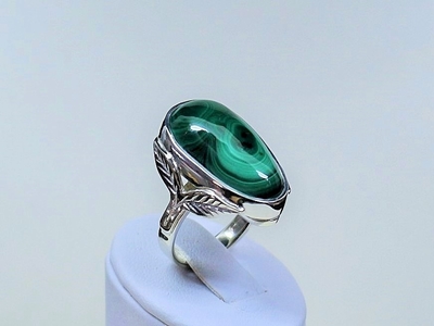 Zdjęcie Zielone fale - pierścionek z pięknym malachitem