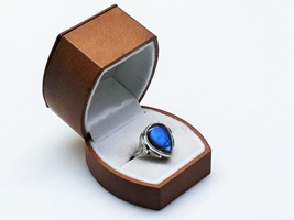 Secesja- pierścionek z niebieskim labradorytem