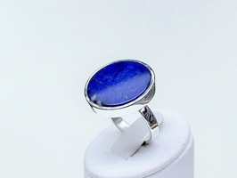 Guziczek-pierścionek z pięknym lapis lazuli