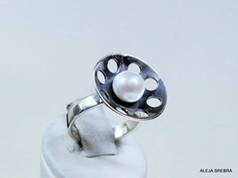 Karuzela - pierścionek z perłą naturalną