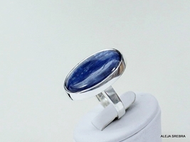 Perłowo-niebieski - Pierścionek srebrny z kyanitem