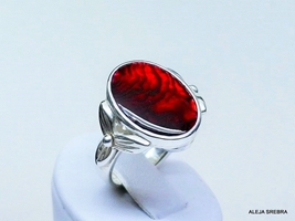 Biedroneczka - pierścionek z muszlą czerwoną