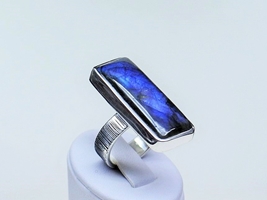 Niebieska sztabka - pierścionek z labradorytem