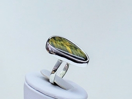 Sokolik - pierścionek z pięknym kwarcem sokole oko