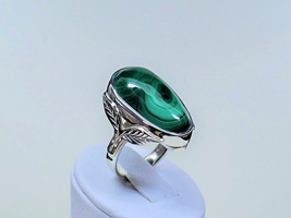 Zielone fale - pierścionek z pięknym malachitem